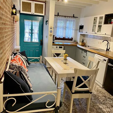 Hébergement de vacances Urbana - *